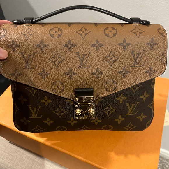 SOLD Authentic Louis Vuitton Pochette Métis - Picture 2 of 11